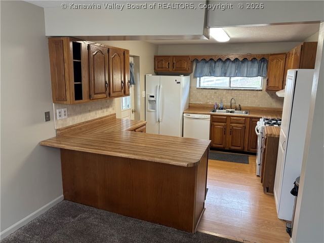 102 Mallory Lane, South Charleston, WV 25309