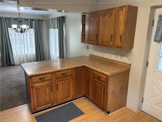 102 Mallory Lane, South Charleston, WV 25309