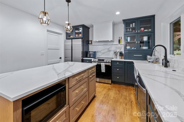 162 Highview Road, Cashiers, NC 28717