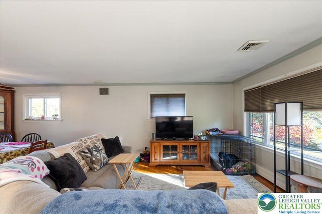 7512 South Main Street, Upper Saucon Twp, PA 18036