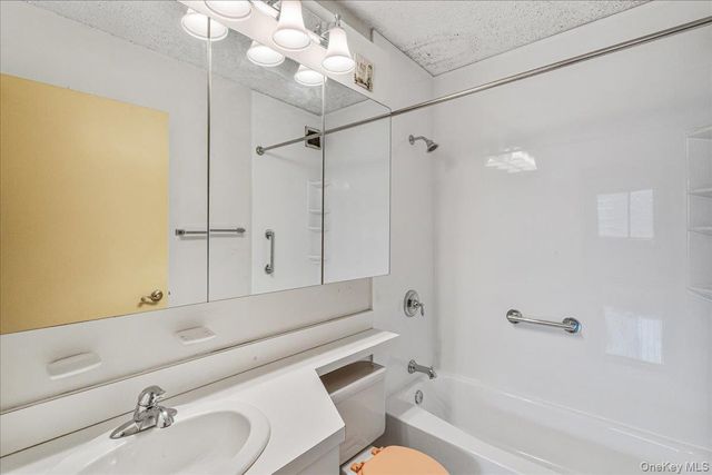 62-54 97th Place 9N, Rego Park, NY 11374