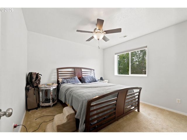 1902 ADELMAN Loop, Eugene, OR 97402