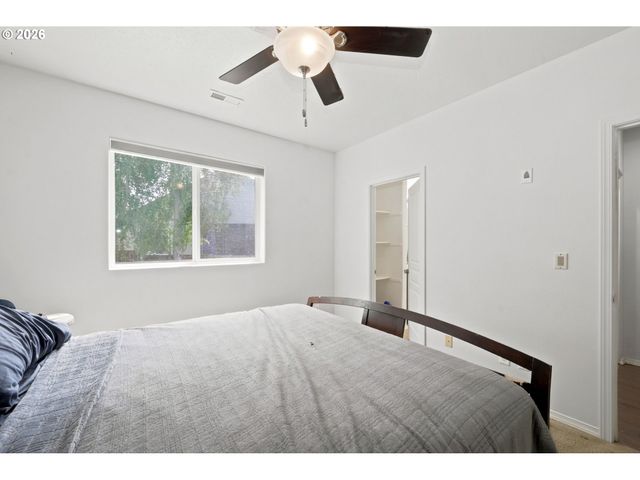 1902 ADELMAN Loop, Eugene, OR 97402