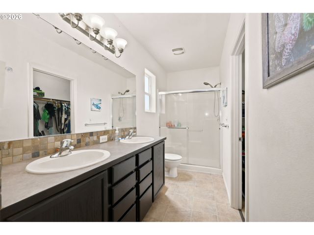 1902 ADELMAN Loop, Eugene, OR 97402