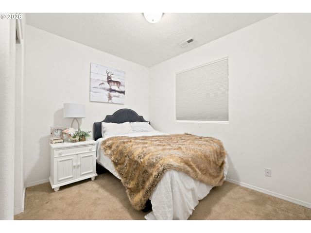 1902 ADELMAN Loop, Eugene, OR 97402