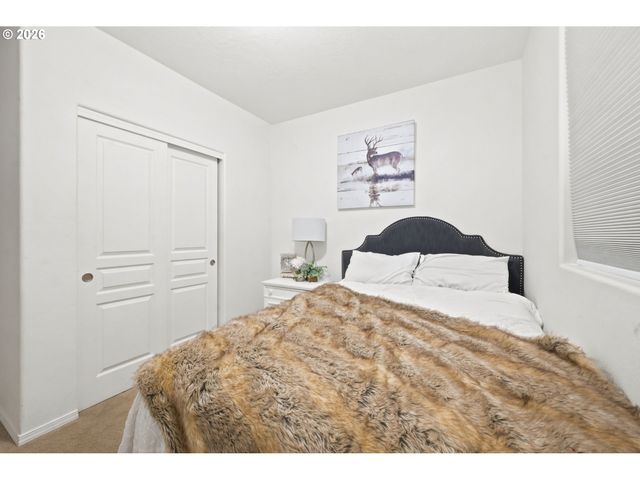 1902 ADELMAN Loop, Eugene, OR 97402
