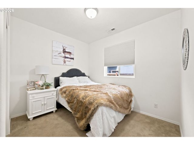 1902 ADELMAN Loop, Eugene, OR 97402