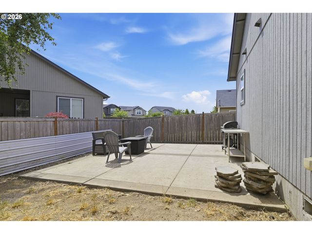 1902 ADELMAN Loop, Eugene, OR 97402