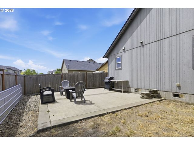 1902 ADELMAN Loop, Eugene, OR 97402