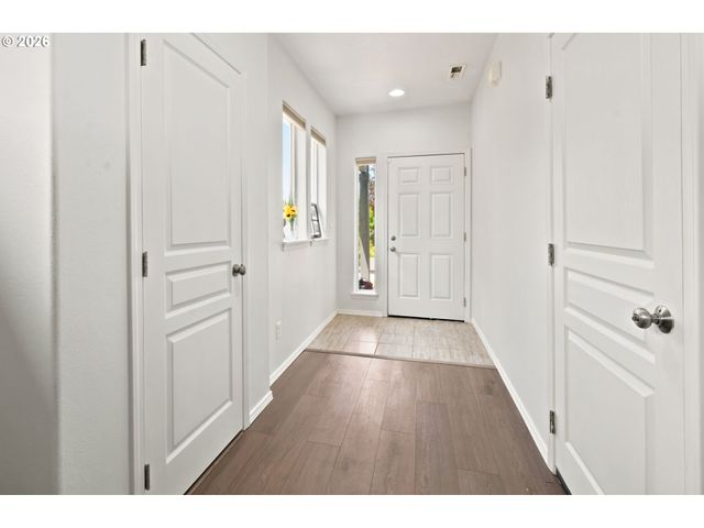 1902 ADELMAN Loop, Eugene, OR 97402