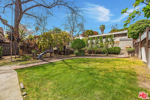 1421 N Alvarado Street, Los Angeles, CA 90026