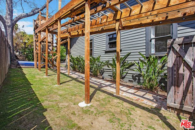 1421 N Alvarado Street, Los Angeles, CA 90026