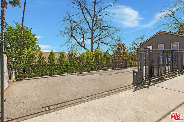 1421 N Alvarado Street, Los Angeles, CA 90026