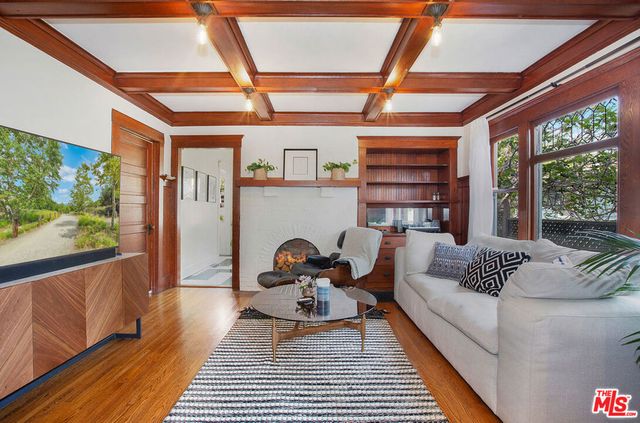 1421 N Alvarado Street, Los Angeles, CA 90026