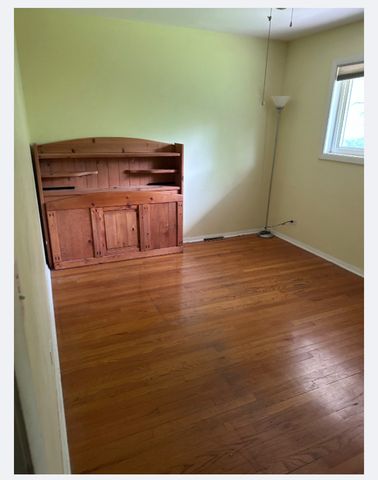 301 N Stevenson Lane, Mount Prospect, IL 60056