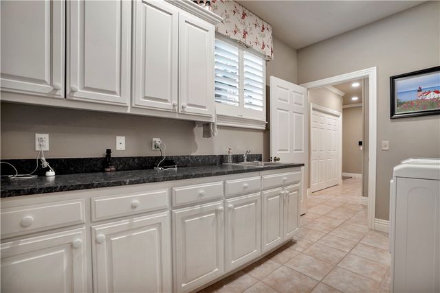 137 Woodcliff Road, Springdale, AR 72764