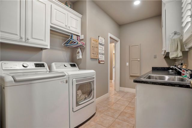 137 Woodcliff Road, Springdale, AR 72764