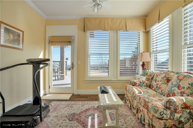 137 Woodcliff Road, Springdale, AR 72764