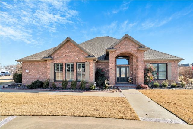 137 Woodcliff Road, Springdale, AR 72764