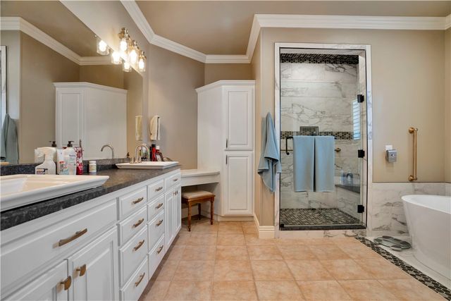 137 Woodcliff Road, Springdale, AR 72764