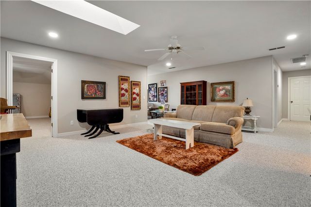 137 Woodcliff Road, Springdale, AR 72764