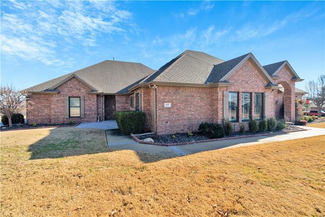 137 Woodcliff Road, Springdale, AR 72764
