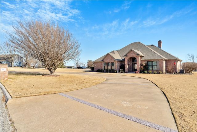 137 Woodcliff Road, Springdale, AR 72764
