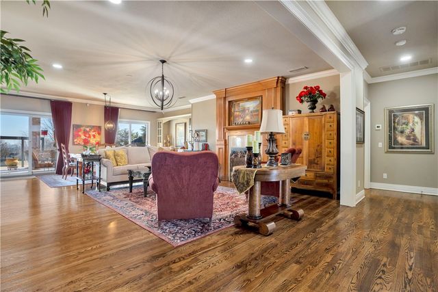 137 Woodcliff Road, Springdale, AR 72764