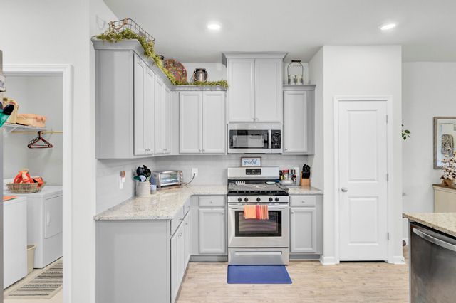 200 Firewheel Court, Summerville, SC 29486