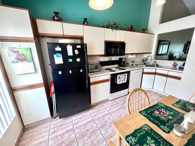 29 Lakepointe Circle, Kissimmee, FL 34743