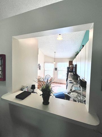 29 Lakepointe Circle, Kissimmee, FL 34743