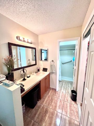 29 Lakepointe Circle, Kissimmee, FL 34743