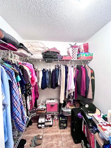 29 Lakepointe Circle, Kissimmee, FL 34743