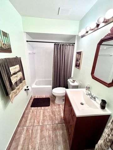 29 Lakepointe Circle, Kissimmee, FL 34743