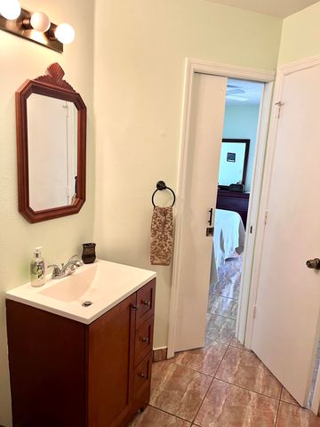 29 Lakepointe Circle, Kissimmee, FL 34743