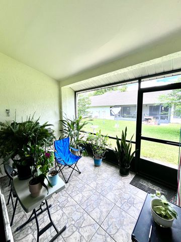 29 Lakepointe Circle, Kissimmee, FL 34743