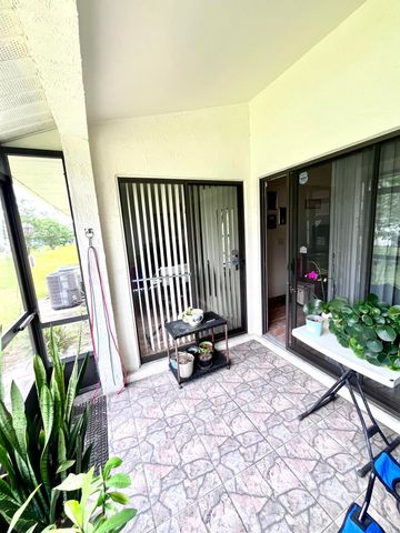 29 Lakepointe Circle, Kissimmee, FL 34743