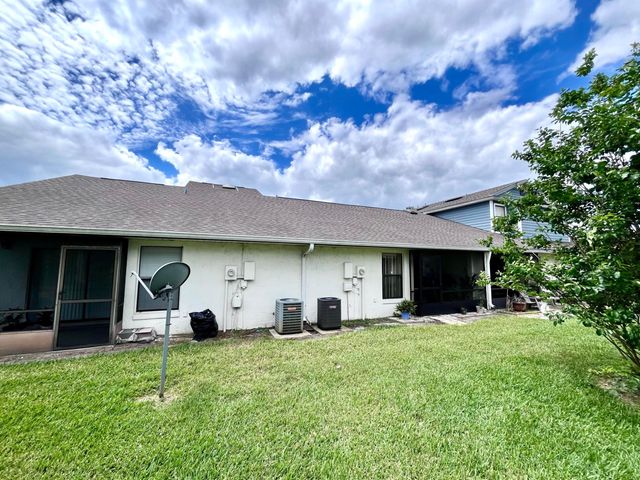 29 Lakepointe Circle, Kissimmee, FL 34743