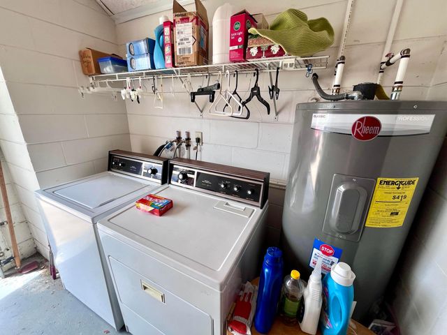 29 Lakepointe Circle, Kissimmee, FL 34743