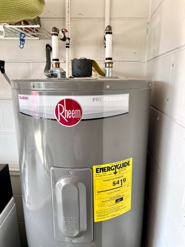 29 Lakepointe Circle, Kissimmee, FL 34743