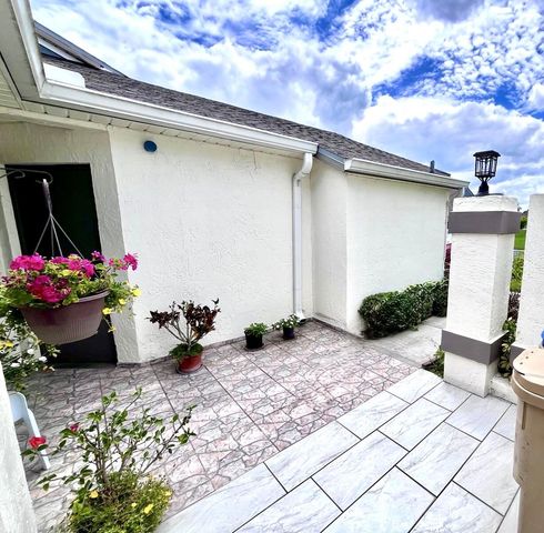 29 Lakepointe Circle, Kissimmee, FL 34743