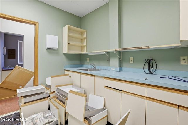 107 E Vernon Avenue, Kinston, NC 28501