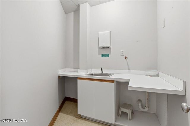 107 E Vernon Avenue, Kinston, NC 28501