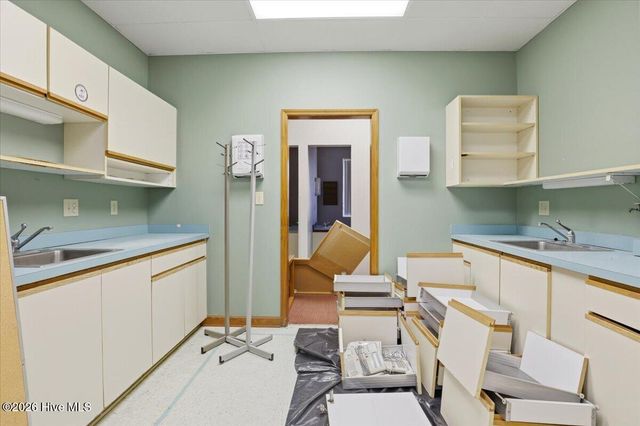 107 E Vernon Avenue, Kinston, NC 28501