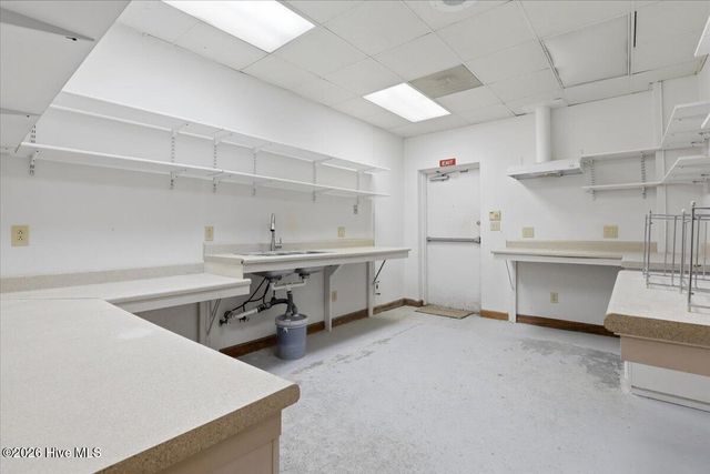 107 E Vernon Avenue, Kinston, NC 28501