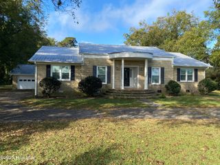 380 A I Taylor Road, Richlands, NC 28574