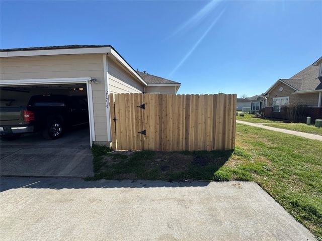 21719 S Mossy Field Lane, Spring, TX 77388