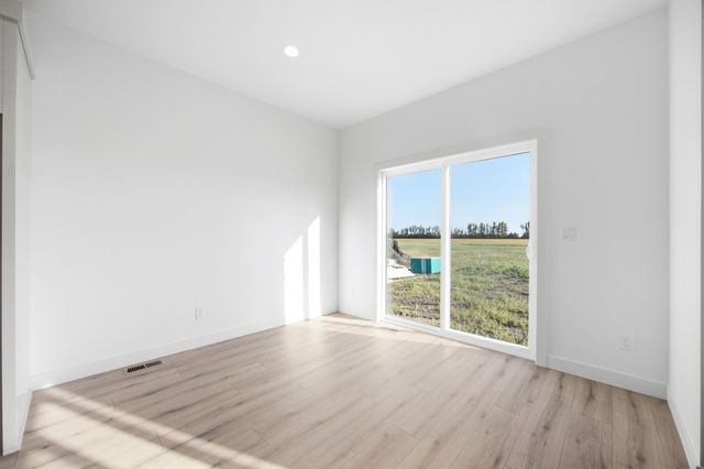 4321 21st Avenue S, Moorhead, MN 56560