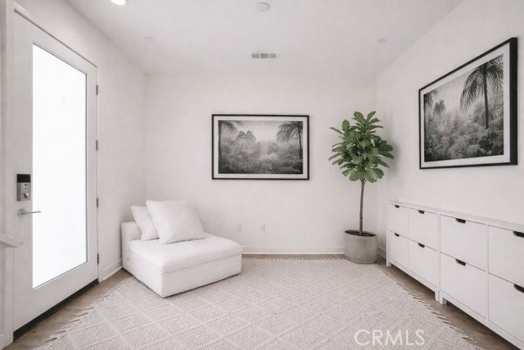 318 Bridgewater 7, Gardena, CA 90247