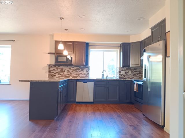 6495 E St, Bay City, OR 97107